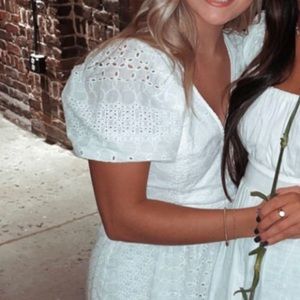 White maxi dress! Size XS. Perfect condition. Worn maybe 3 times total